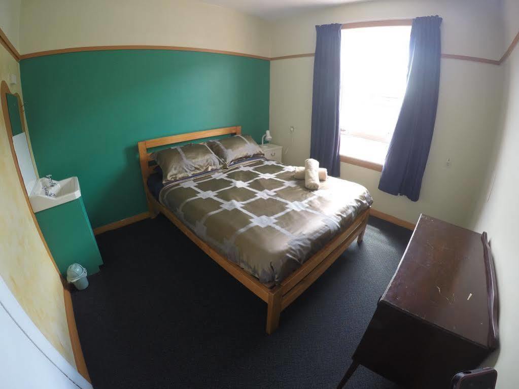 The Duke Hostel グレイマウス エクステリア 写真 A bedroom at the hostel